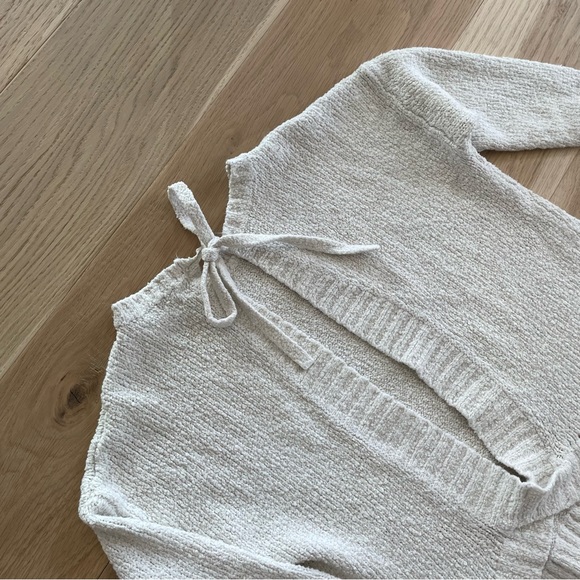AEO Cute Tie Open Back Cream White Knit Sweater - Picture 4 of 6